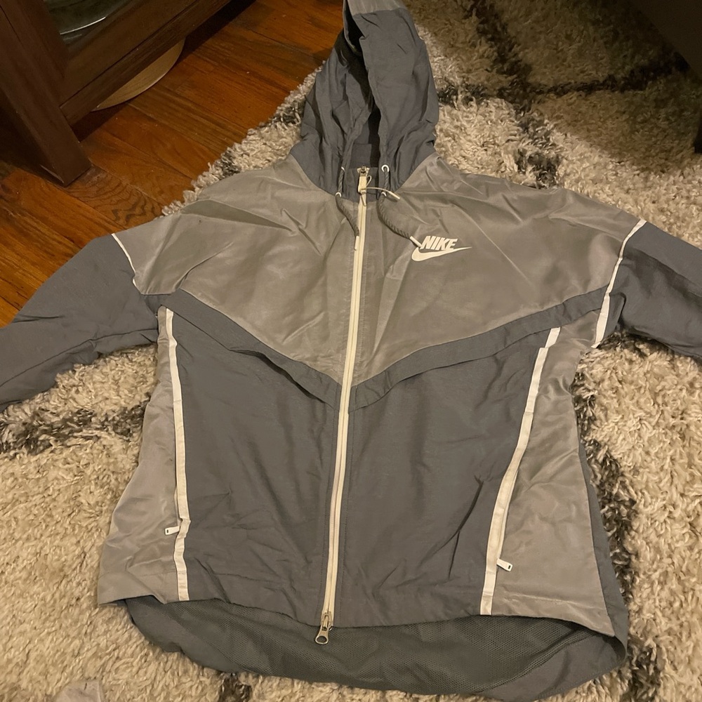 Nike Women’s Windrunner Bonded Grey Jacket